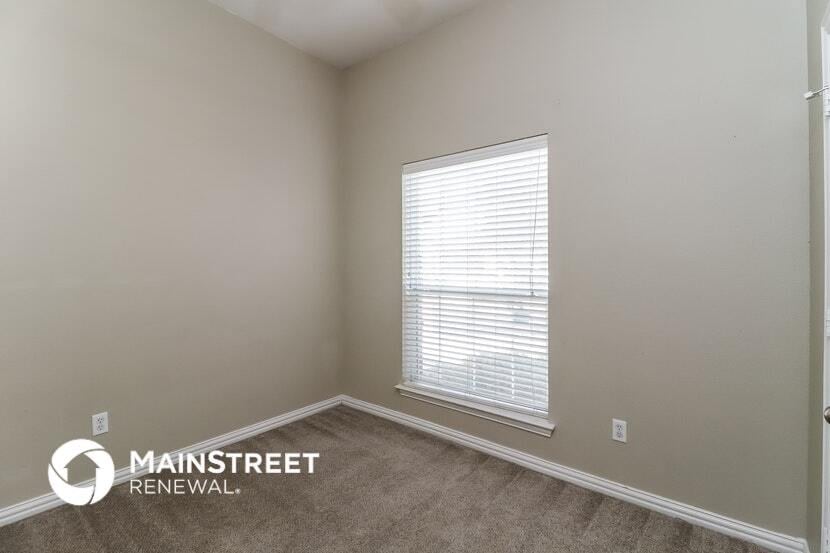 Building Photo - 247 Edison Ln