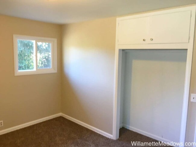 Building Photo - Charming Updated 3 Bedroom Home with A/C, Garage & Fenced Backyard in South Salem