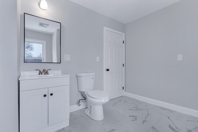 Building Photo - 73 Walnut St