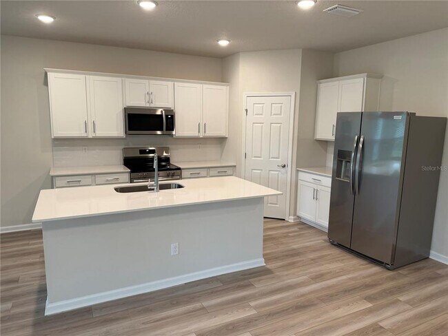 Building Photo - 9 Pier Ln