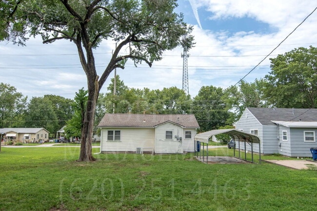 Building Photo - Cozy Living 2-Bedroom Home