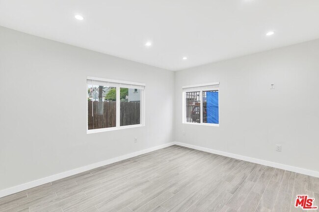 Building Photo - 40 Rose Ave