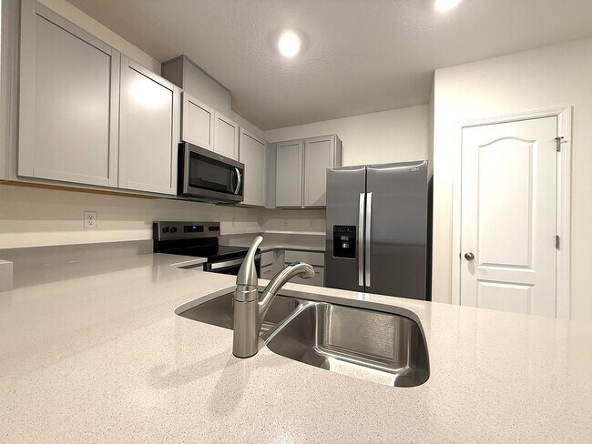 Building Photo - 1967 Tamarack Pass