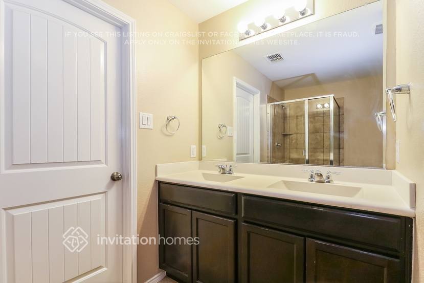 Building Photo - 1208 Geddes Ct