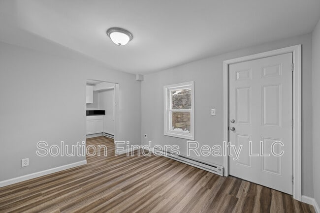 Building Photo - 42 N Main St