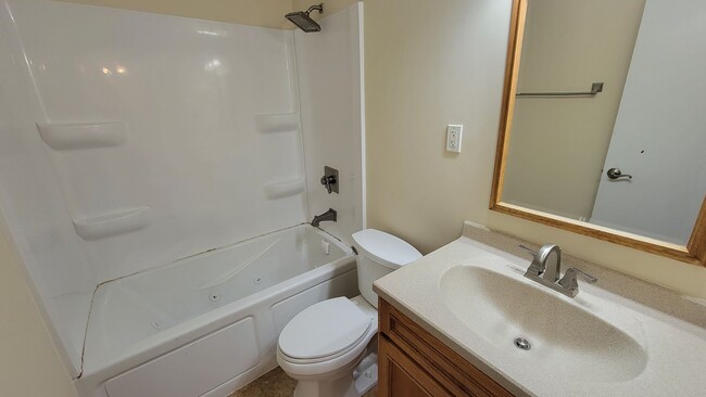 Building Photo - Charming 3 Bedroom Home With Partially Fin...