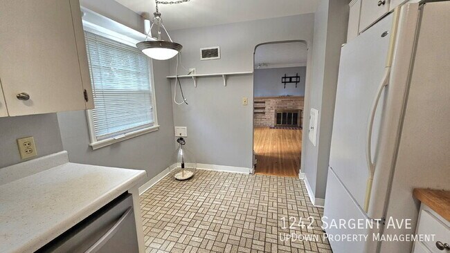 Building Photo - 1242 Sargent Ave