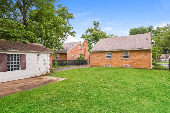 Building Photo - 6259 Glade Ave