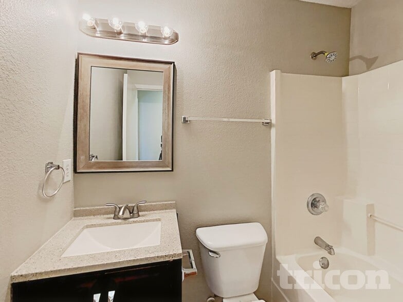 Building Photo - 1214 Bayberry Way