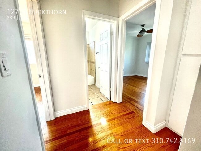 Building Photo - 127 E. Buckthorn-