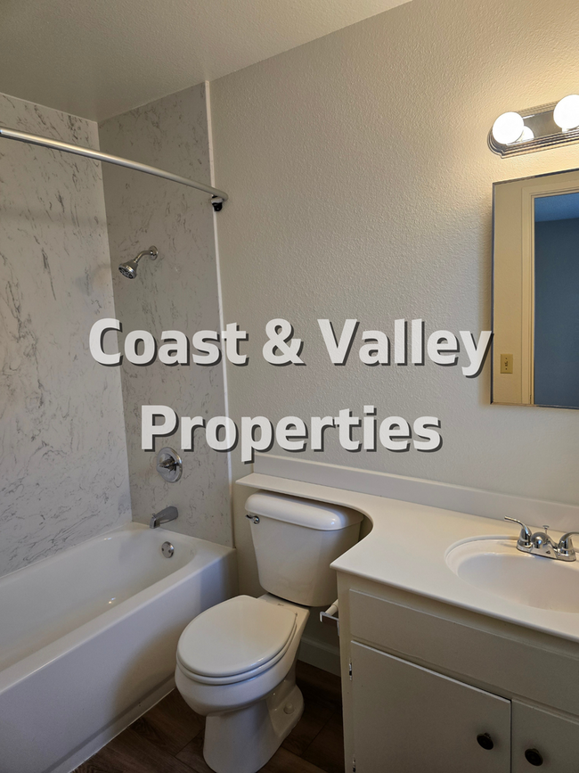 Building Photo - Salinas Home for RENT!!!