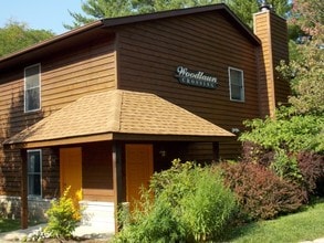 Woodlawn Crossing - Woodlawn Crossing (2023)