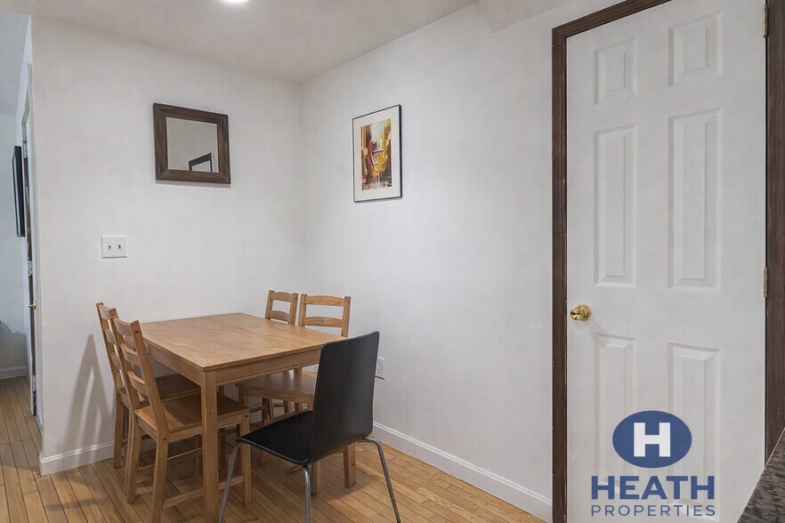 Building Photo - 10 Parker Hill Ave