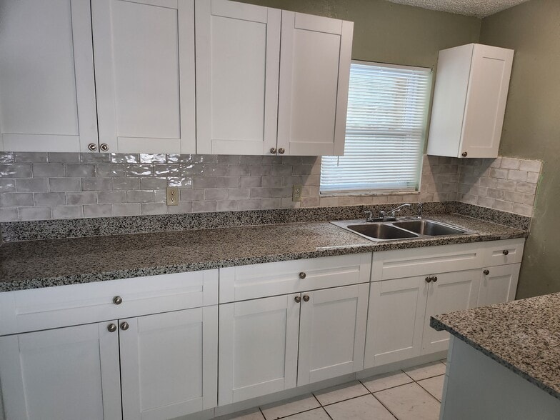 Primary Photo - 4269 NW 89th Ave