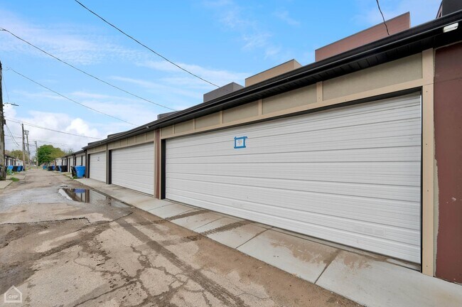 Building Photo - 4607 S St Lawrence Ave