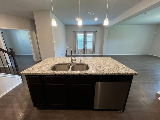 Building Photo - 7923 Navarro Mls