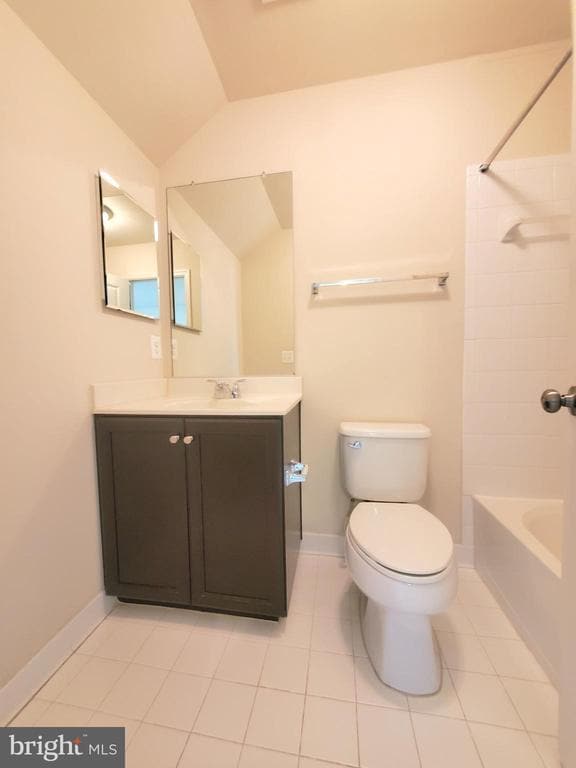 Building Photo - 135 Prado Ln