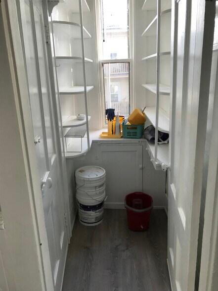 Building Photo - 10 Taunton St