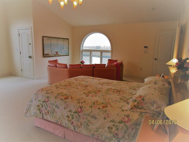 master bedroom looking west - 103 Summer St