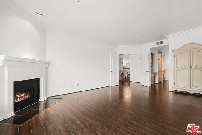 Building Photo - 5224 Zelzah Ave