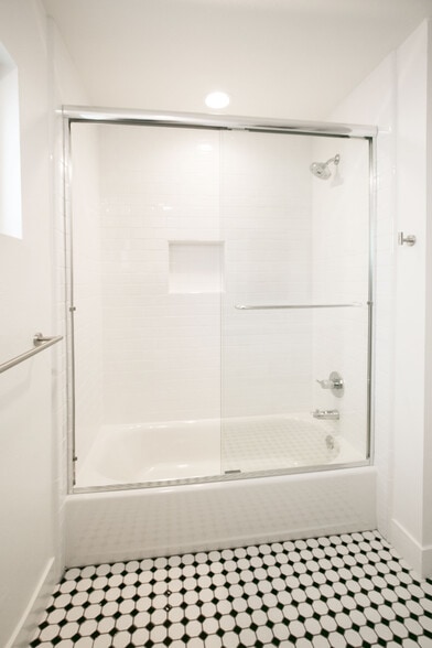 Remodeled Bathroom - 3016 Jeffrey Dr