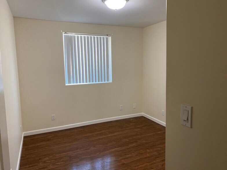 Building Photo - 14352 Tiara St