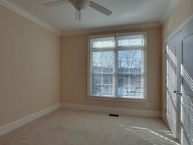 Building Photo - Coming soon! One level living in Franklin-Willow Springs