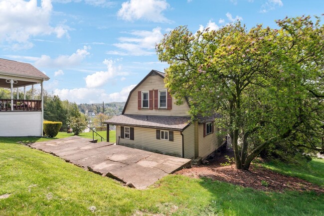 Building Photo - Beautiful 3 bedroom home in Jeannette avai...
