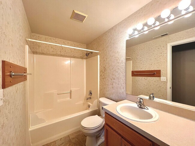 Building Photo - Pristine 3Bed-2Bath Home For Rent Near Rd 68!!!