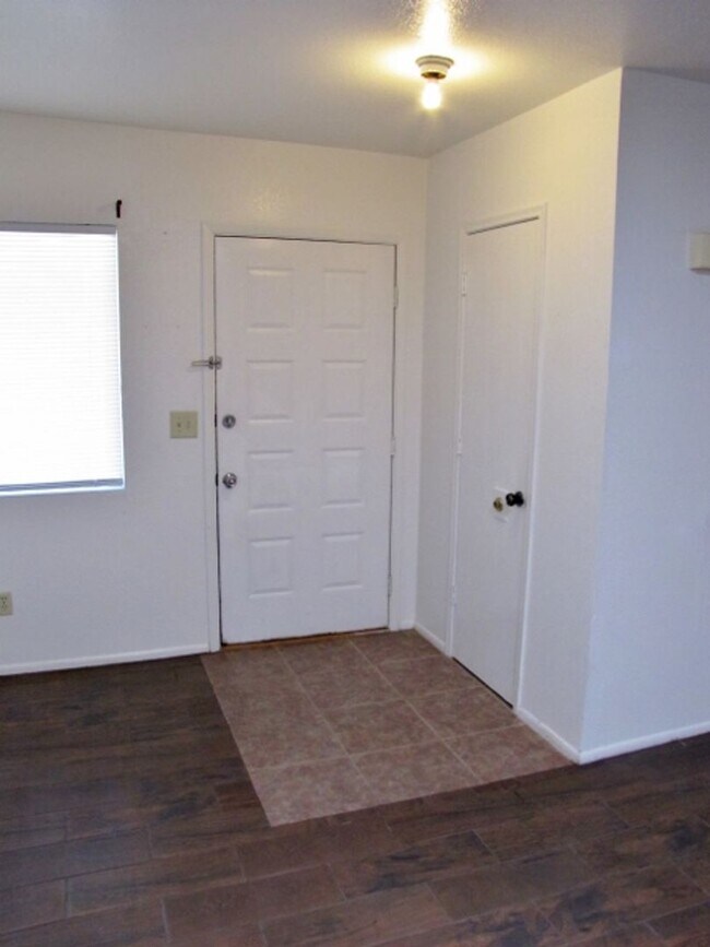 Building Photo - 1191 Paseo San Luis