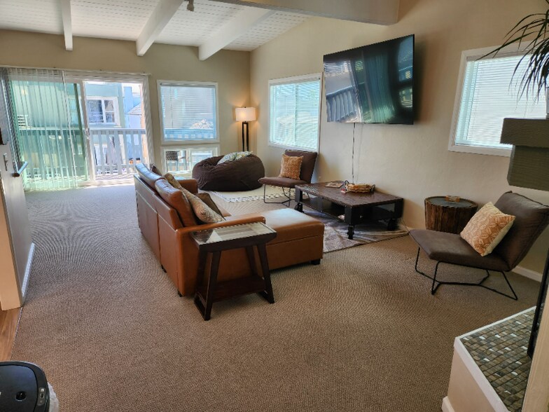 Building Photo - 718 Coronado Ct