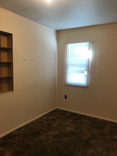 Building Photo - 823 Warren St