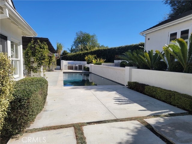 Building Photo - 1024 Granvia Altamira