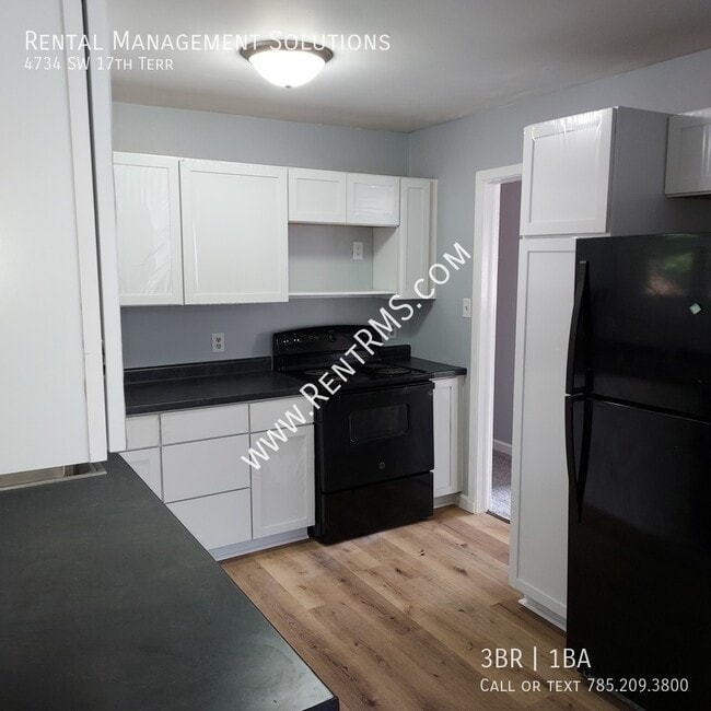 Building Photo - 4734 SW 17th Terrace