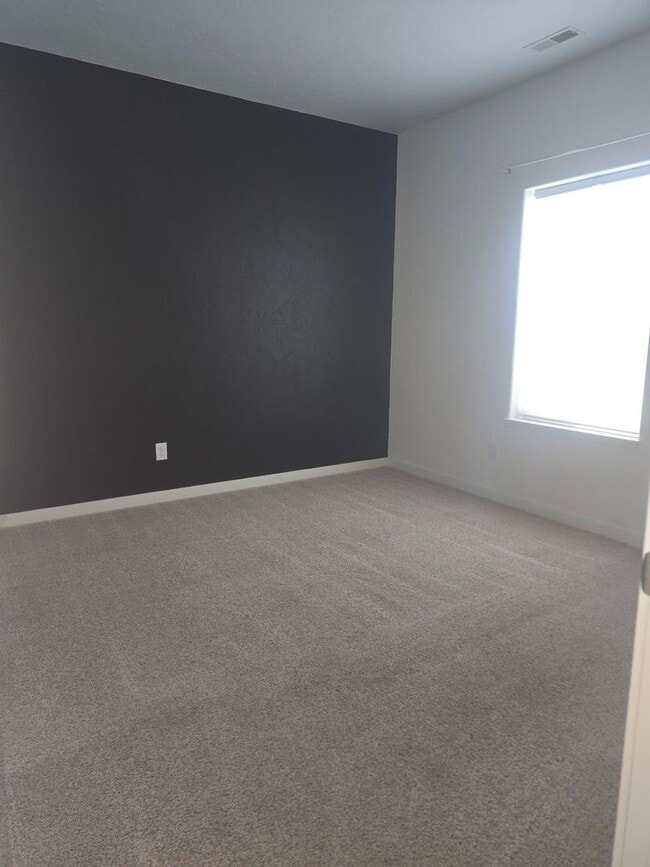 Building Photo - MOVE IN SPECIAL: $300 off the first full month of rent!