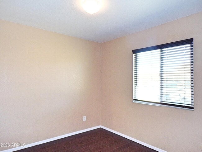 Building Photo - 10033 S Honeysuckle Dr