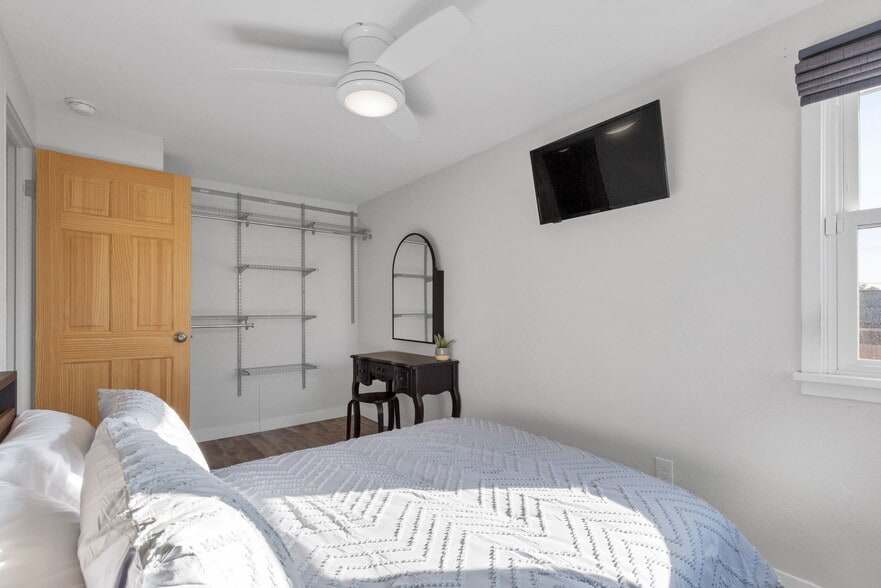 Building Photo - 940 Quitman St