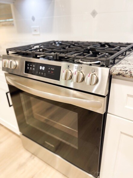 Building Photo - 722 E Strong Pkwy