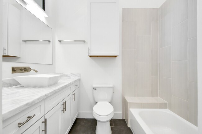 Building Photo - 732 W 22nd St