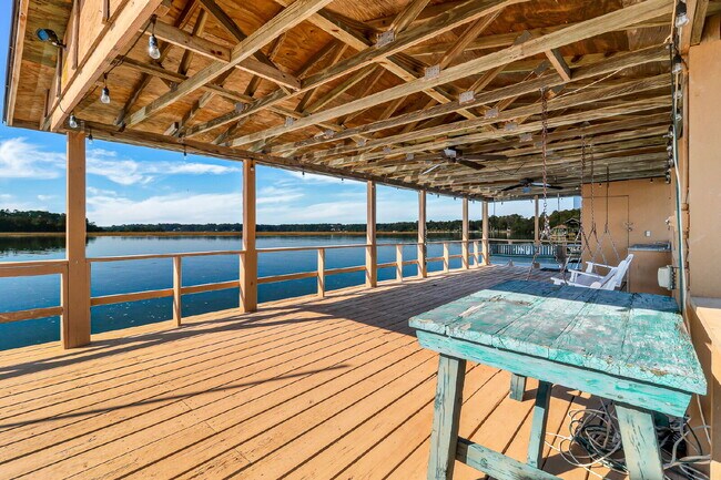 Building Photo - Private, Low Country Residence for Rent!