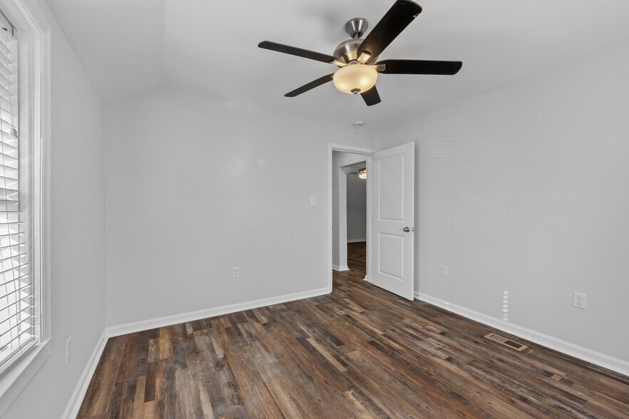 Building Photo - 430 Lawton Ave