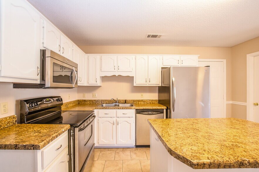 Building Photo - 3056 Valley Green Ln