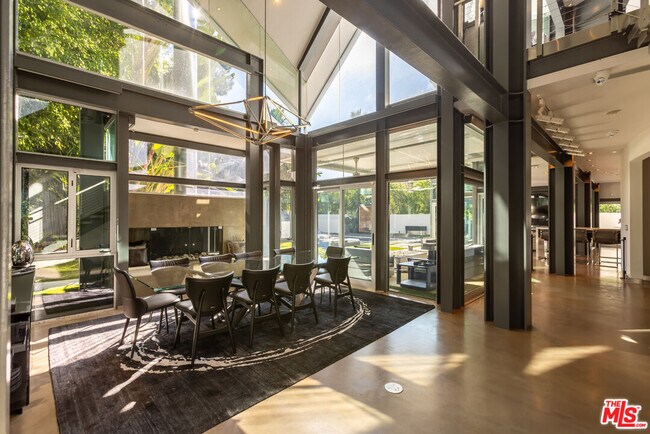 Building Photo - 8538 Eastwood Rd