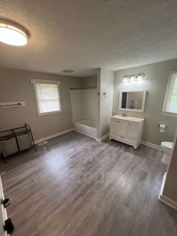 Building Photo - 824 Harlan St