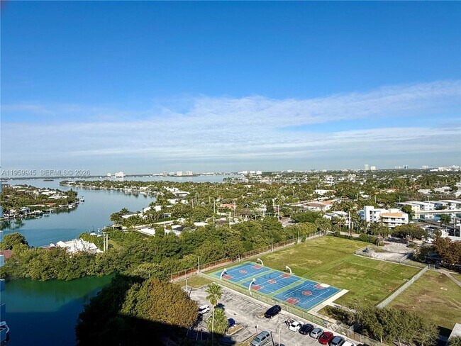 Building Photo - 7441 Wayne Ave