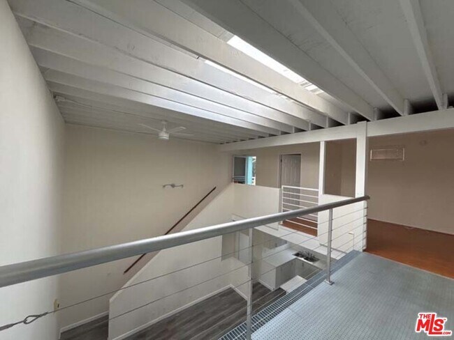 Building Photo - 915 Broadway St