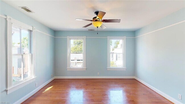 Building Photo - 409 Dinwiddie St