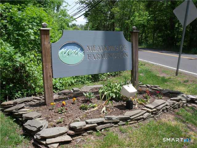 Building Photo - 26 Farmington Meadow Dr