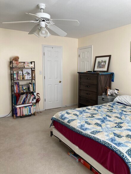 Building Photo - 231 Littleton Way