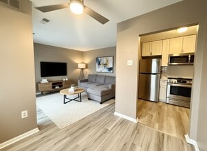 Building Photo - 214 Meadowview Ln